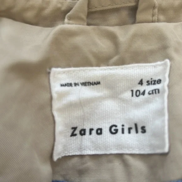 Zara Baby Girl Tan Classic Trench Coat Blue lining belt 4T Jacket kids - Picture 3 of 4